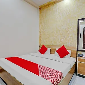 Oyo Flagship 73630 Riz *** Varanasi