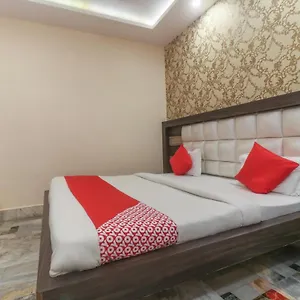 Oyo 60651 Hotel Arya *** Varanasi